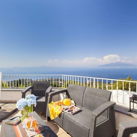 Amore Rentals - Casa Augusta A Sorrento Exterior photo