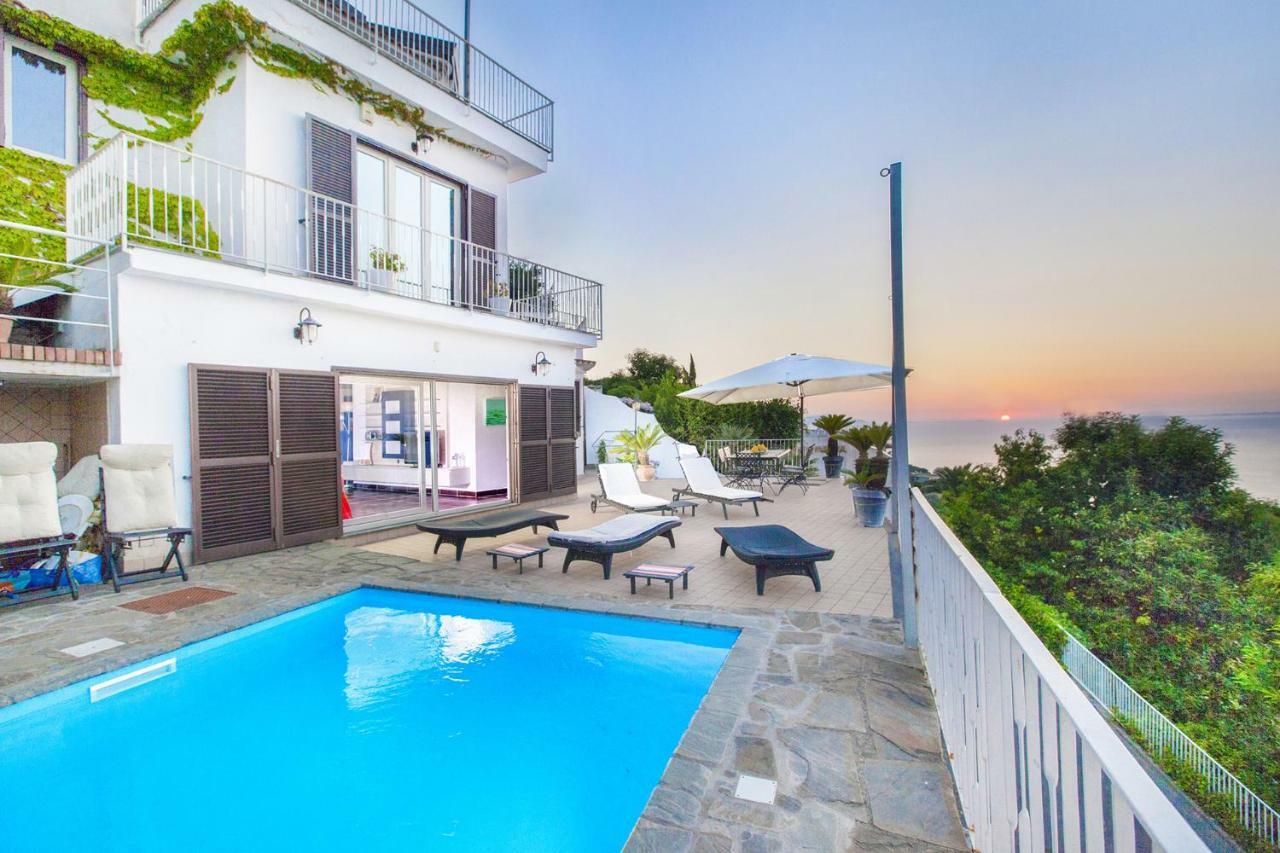 Amore Rentals - Casa Augusta A Sorrento Exterior photo