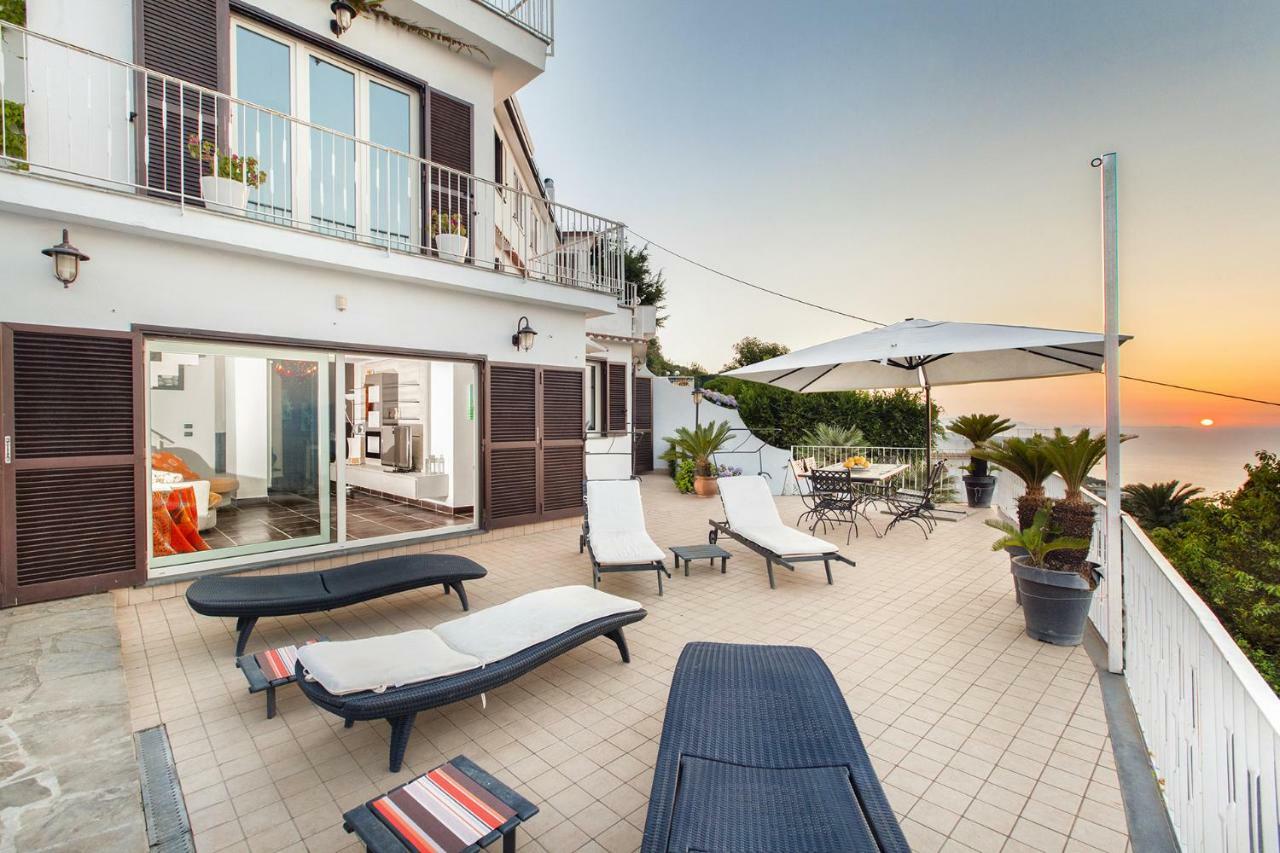 Amore Rentals - Casa Augusta A Sorrento Exterior photo